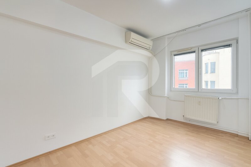 Lacul Tei   Teiul Doamnei, Etaj 3, 2 balcoane , Orientare VEST, Bloc reabilitat